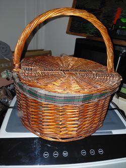 Vintage hand woven Wicker picnic Basket  round