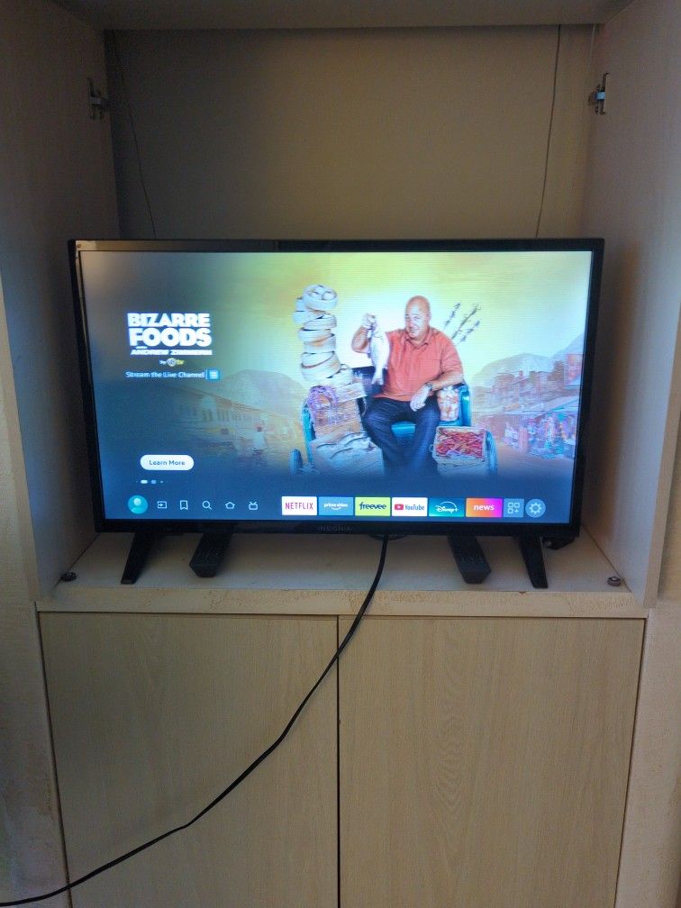 32" Insignia Smart TV