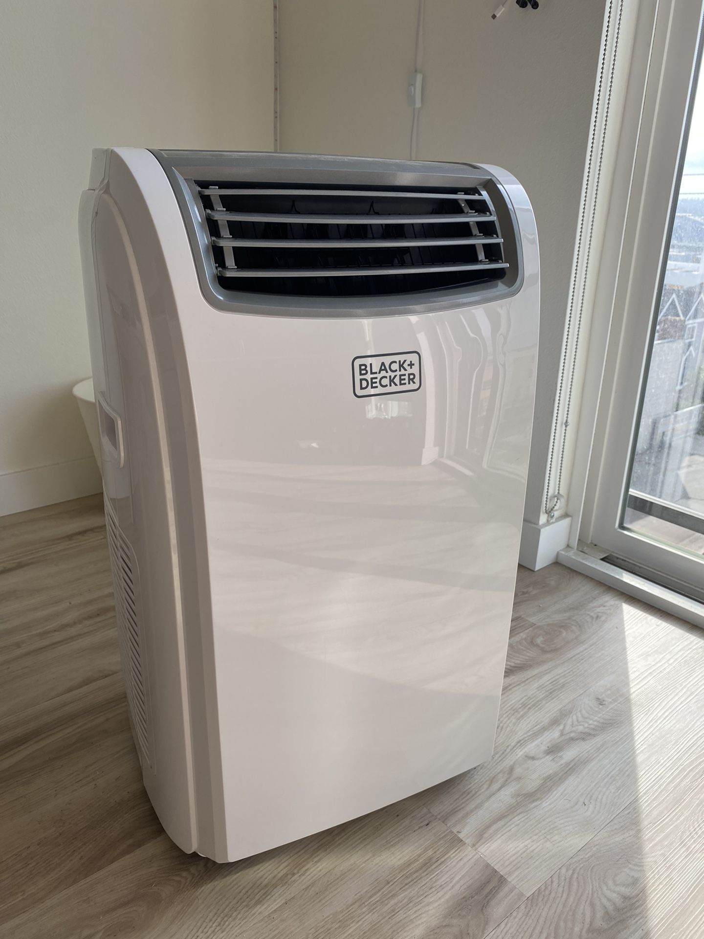 Black + Decker BPACT12WT Portable Air Conditioner, 12,000 BTU, White