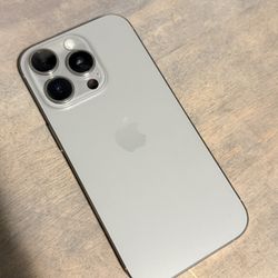 iPhone 16 Pro Natural Titanium 