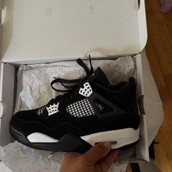 Jordan 4