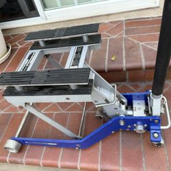 Pittsburgh 1500 lb Motorcycle/ATV Lift - Great Condition!