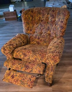 Overstuffed Recliner - FREE