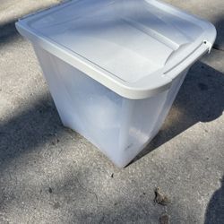 Large Pet food container with scoop