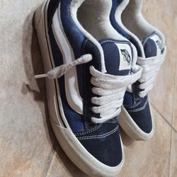 Size 7M Vans Knu Skool