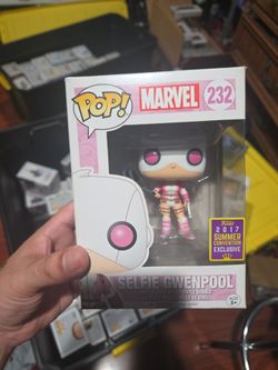 Funko Pop Marvel Selfie Gwenpool #232