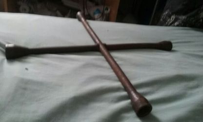 Tire wrench