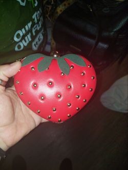 Strawberry 🍓 shoulder bags