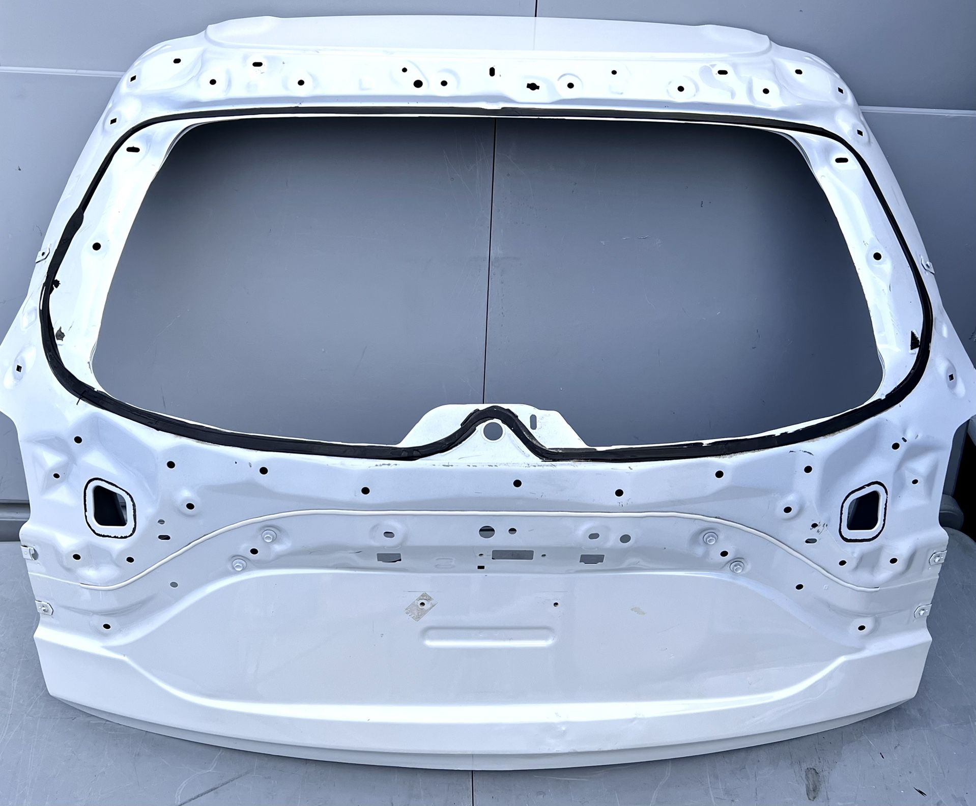 MAZDA CX-5 CX 5 CX5 TAILGATE LIFTGATE BACK DOOR SHELL PANEL TRUNK LID WHITE 2017 2018 2019 2020 2021