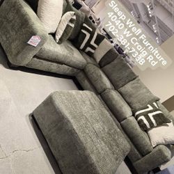 ✨️ Sectionals, 2pc Sofas ✨️ Furniture Queen Bedrooms, Dining Avail