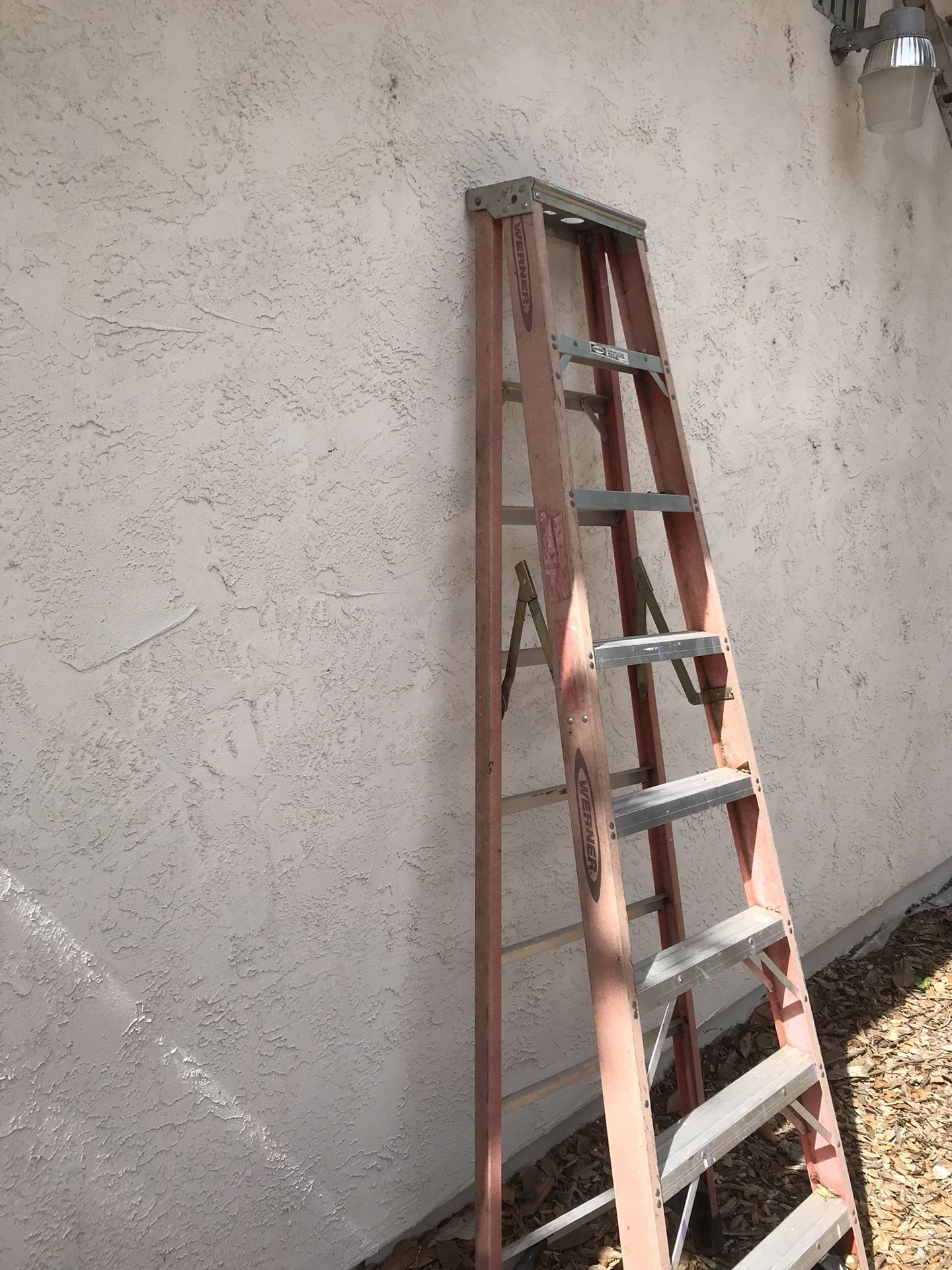 8 Ft Ladder, Fiberglass Werner