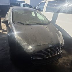2015 Ford Fiesta 