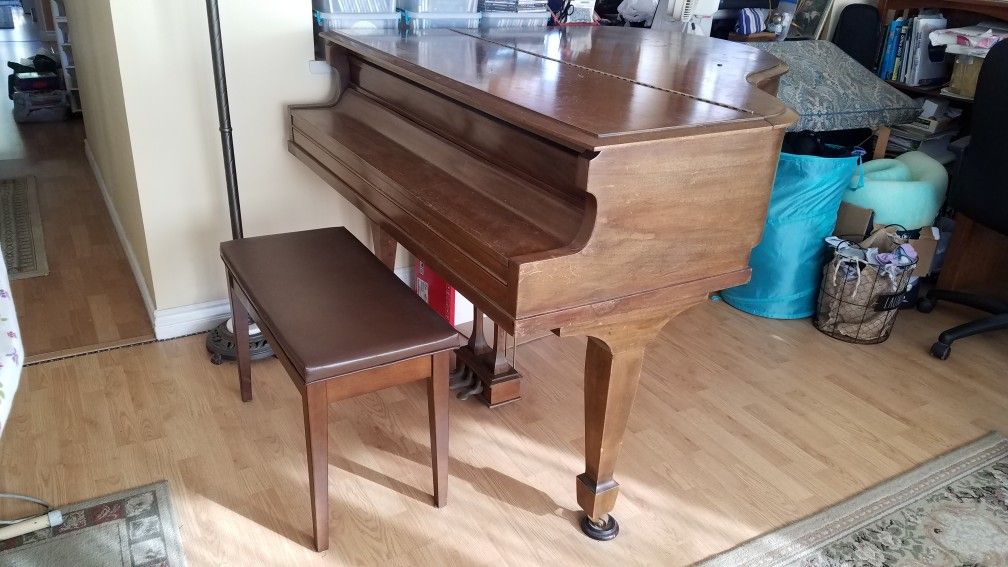 Story & Clarke Baby Grand Piano - Best Offer! 