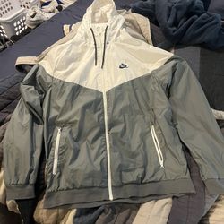 White Grey Nike Men’s Sportswear Windbreaker