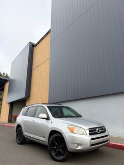 Toyota RAV4 Limited V6 4WD
