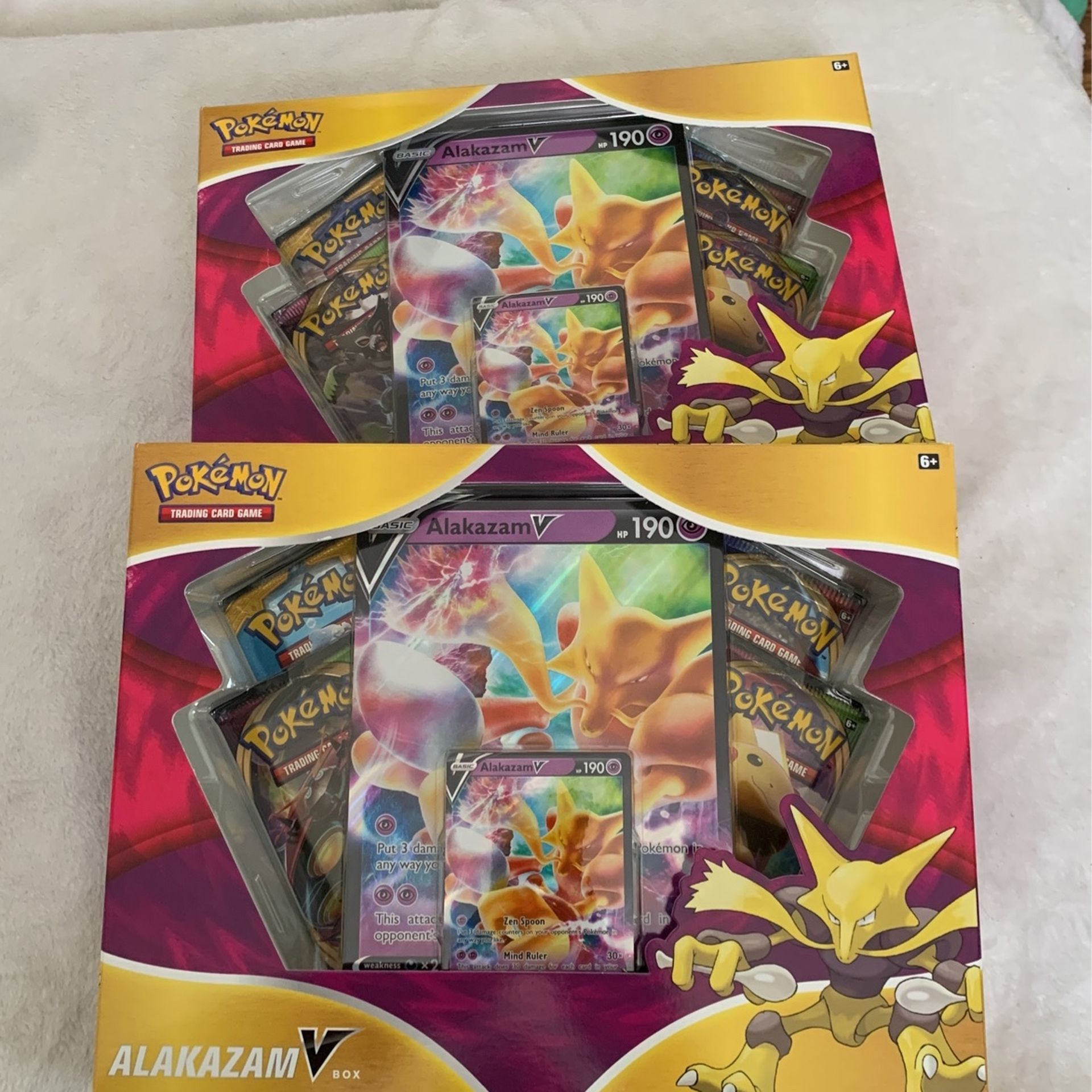 Pokémon TCG: Alakazam V Box  Pokémon Center Official Site