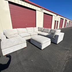 8 Piece - Modular Sectional 