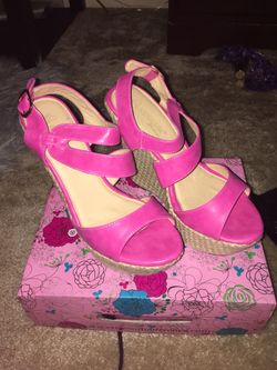 Size 10 pink wedge heels