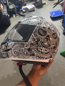 Motorcycle helmet