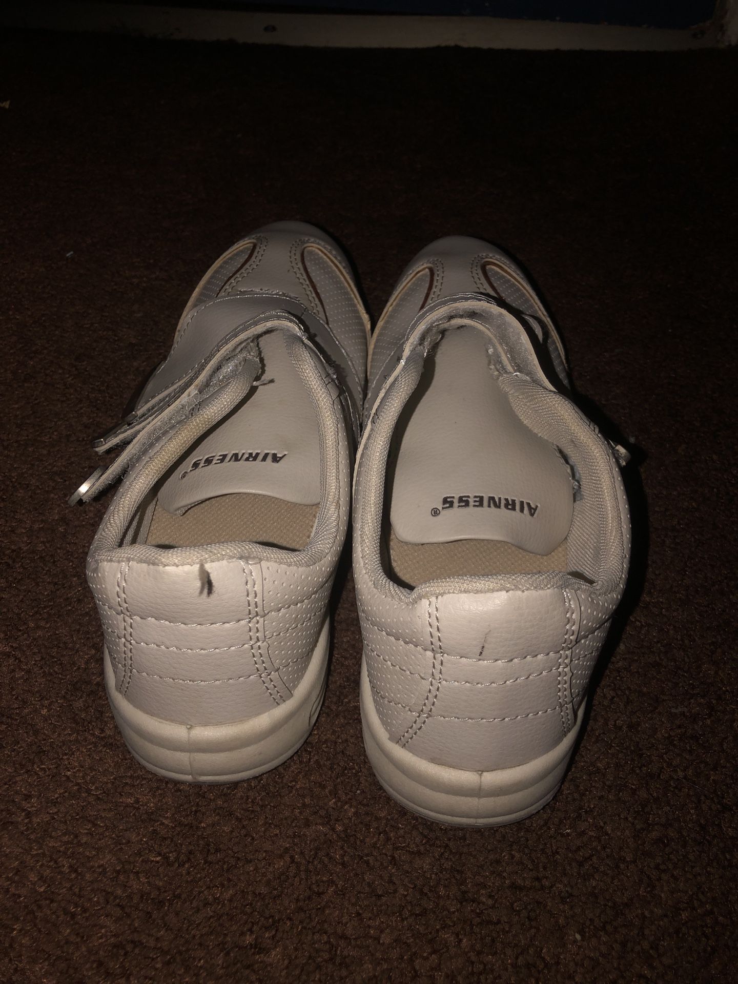 Shoes size 7