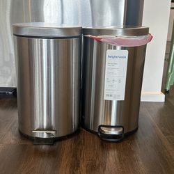 2 Trashcans