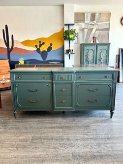 Painted Green Vintage Dresser with Brass Hardware / 9’Drawers
