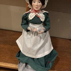 Heritage Village Collection Doll In Excellent Condition