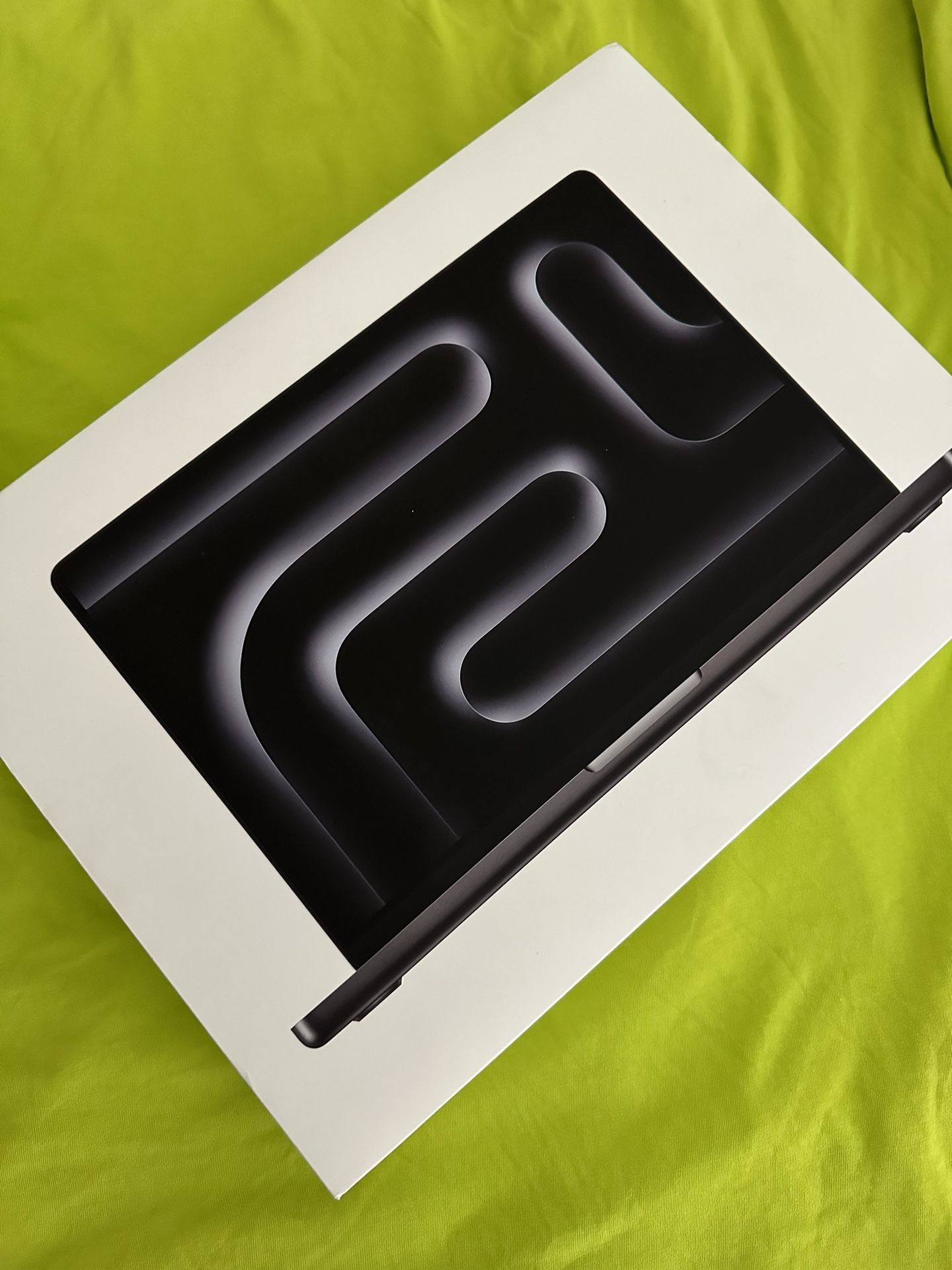 Apple Macbook Pro, M4, Max 14 Inch New Sealed With Apple Receipt I Can Bring It To You Right Now