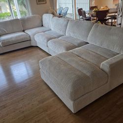 New 90x164x66 Sectional Couch / Free Delivery 