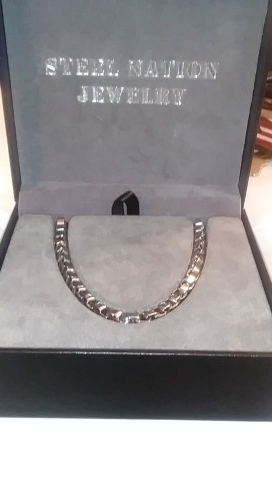 NWT STEEL NATION Men's Stainless Steel Link Boxed Chain. for Sale in ...