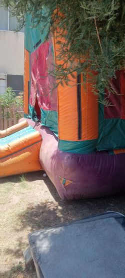 Large jump house