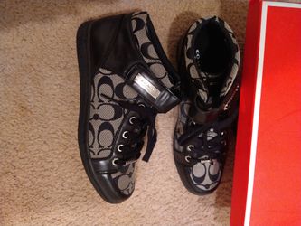 (New) Coach of NY Size 8.5 Women's Shoes