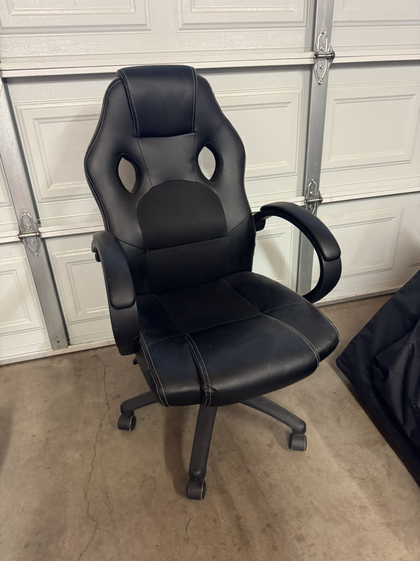 Swivel Chair $25