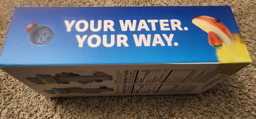 Cirkul 20 oz Plastic Water Bottle Starter Kit w 2 Flavor Cartridges
