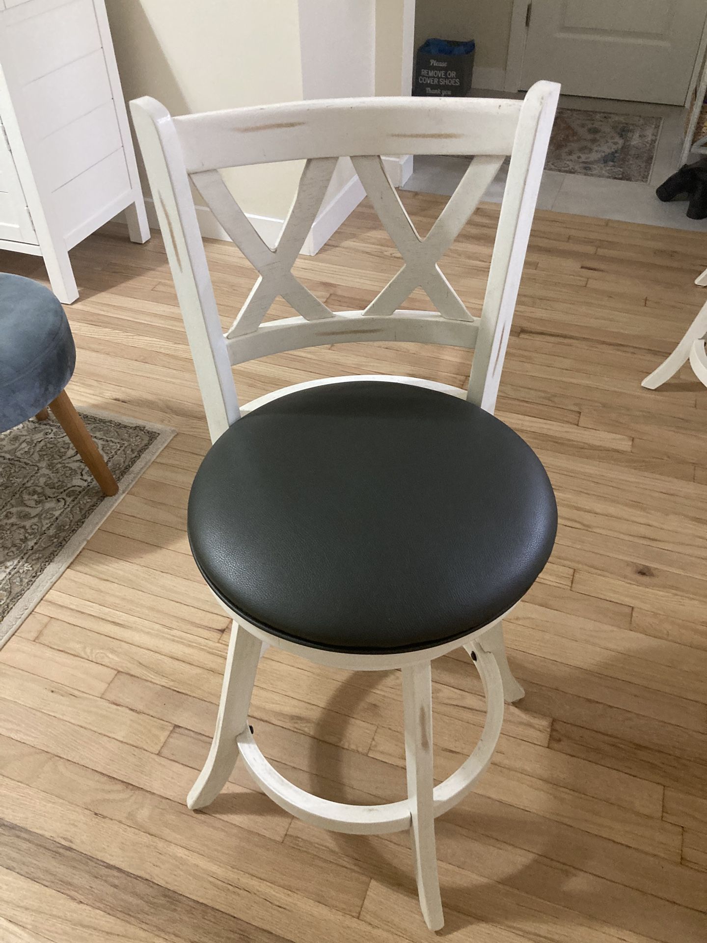 Counter Top Stool, Set Of 3 Like New Off white with dark grey cushion 