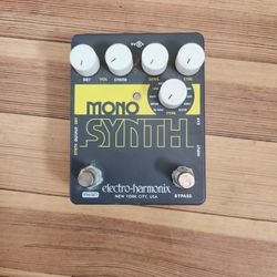 Mono Synth Pedal