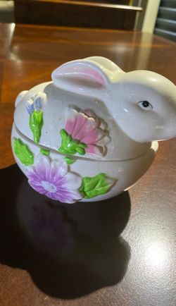 Bunny kitchen decor and small storage