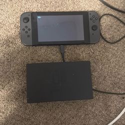 Nintendo Switch + Dock (JOYCON BROKEN)