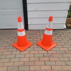 To Like New Condition Full Size Rubber Orange Construction Cones