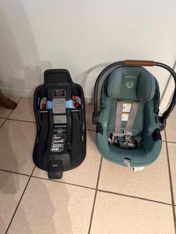 UPPAbaby Aria Infant Car Seat with Base