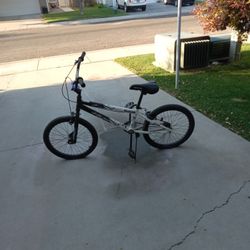 Bmx Bike It Needs New Tire And Can Get Twist On Pegs 