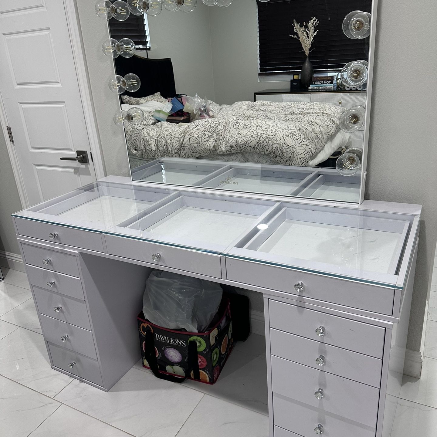 Slaystation plus premium 2024 mirrored vanity table