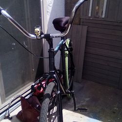 3 Bikes 2 Haro 1 Mountain Bike