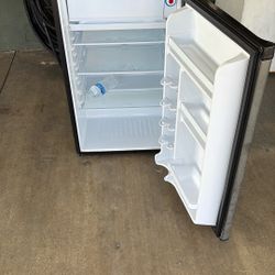 Danby Mini fridge 
