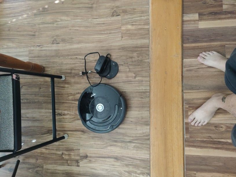 Roomba (Needs New Battery)