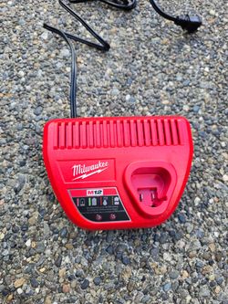 Milwaukee M12 Battery Charger