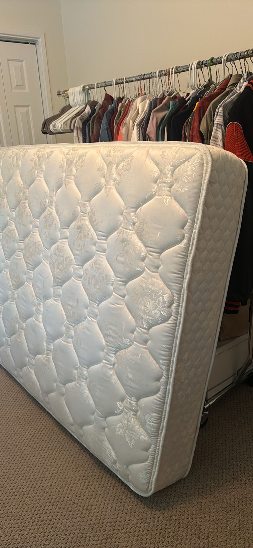 Full Size, Sealy Posturpedic Mattress. Like New.