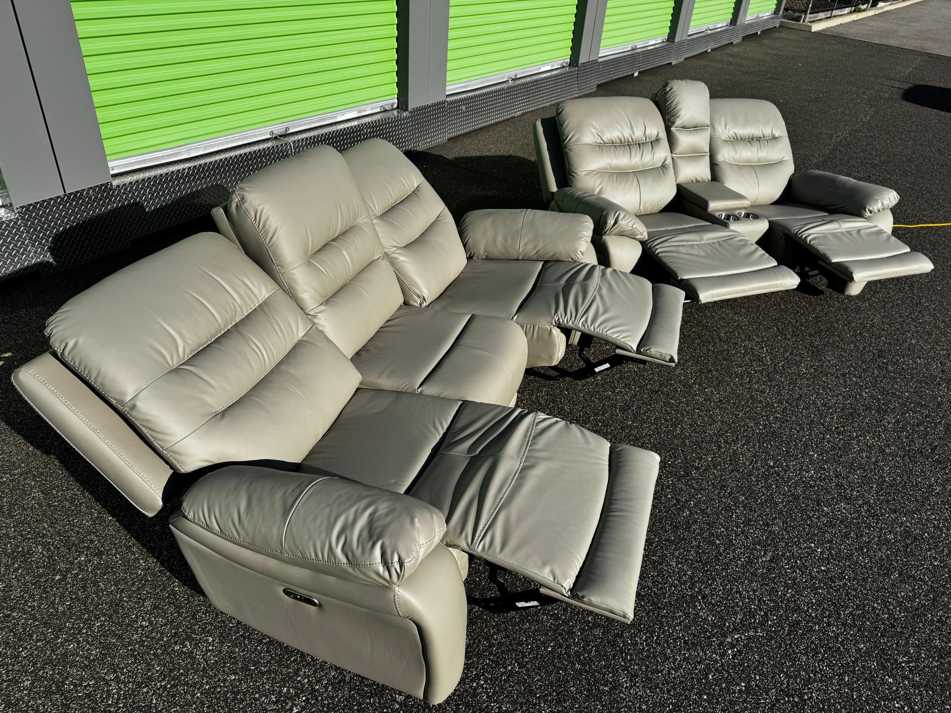 FREE DELIVERY 🚚 AND INSTALLATION - BRAND NEW 🆕 GRAY LEATHER POWER RECLINING SOFA & LOVE SEAT