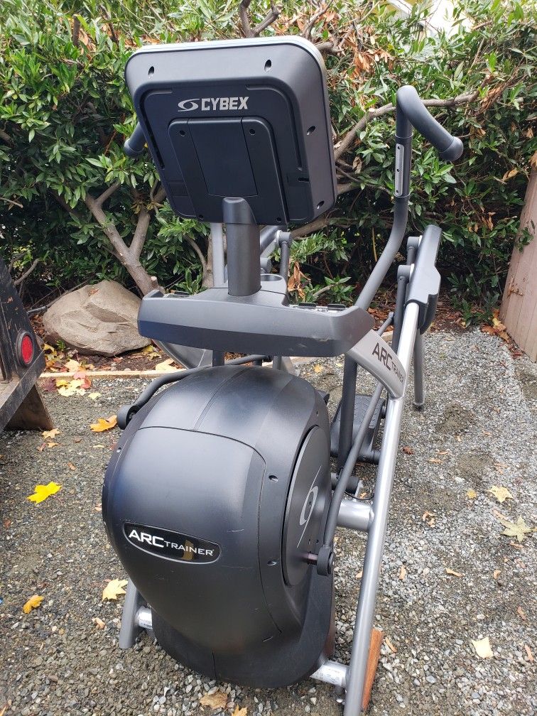 Cybex Total Body Arc Trainer 