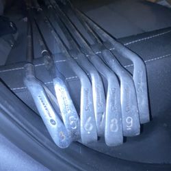 RH Set Of Golf Clubs